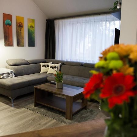 شقة Kikelet Apartman سزومباثيلي المظهر الخارجي الصورة