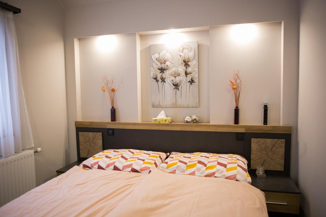 شقة Kikelet Apartman سزومباثيلي المظهر الخارجي الصورة