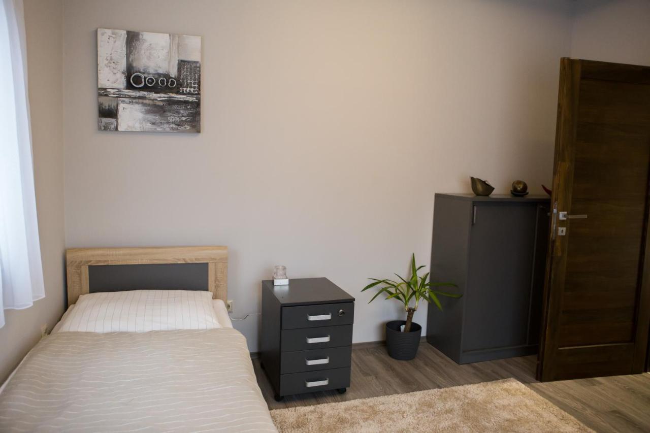 شقة Kikelet Apartman سزومباثيلي المظهر الخارجي الصورة