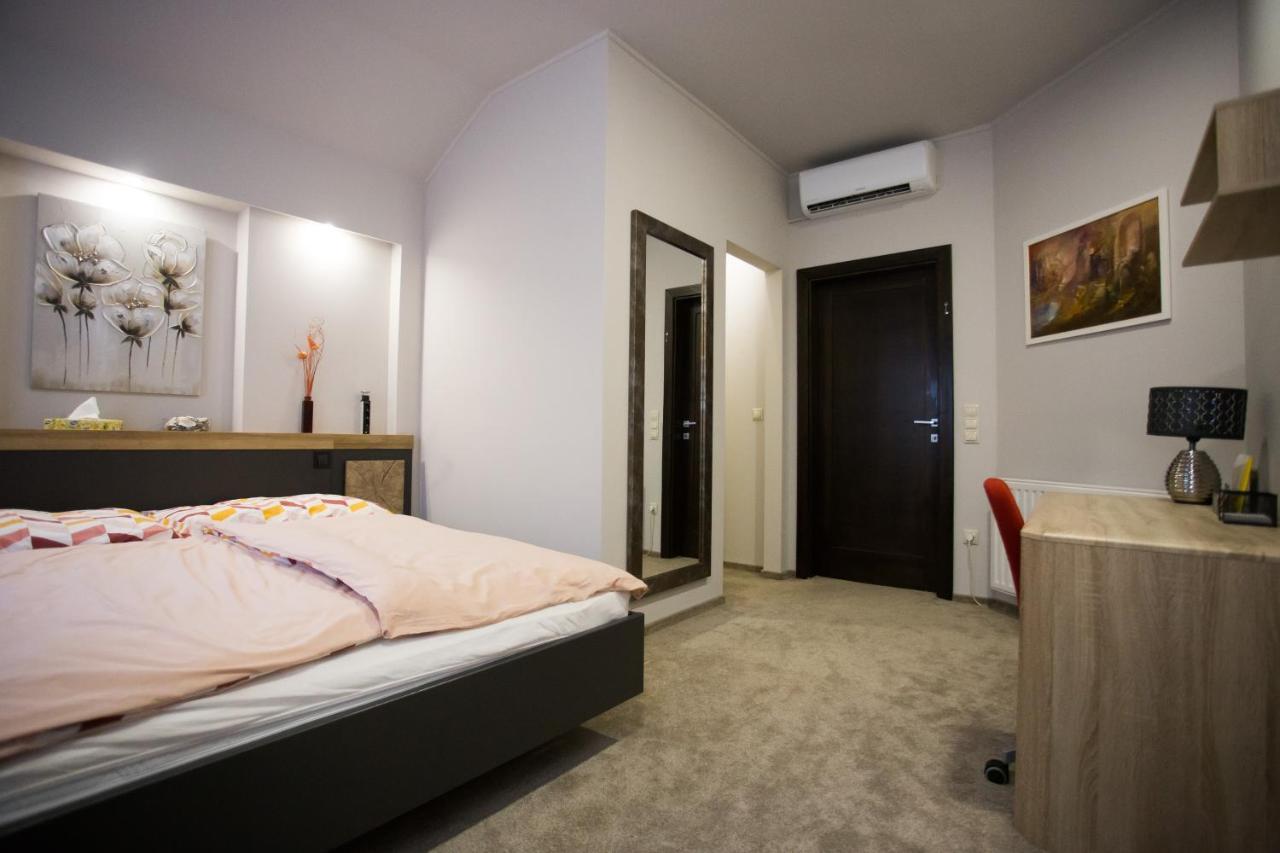شقة Kikelet Apartman سزومباثيلي المظهر الخارجي الصورة
