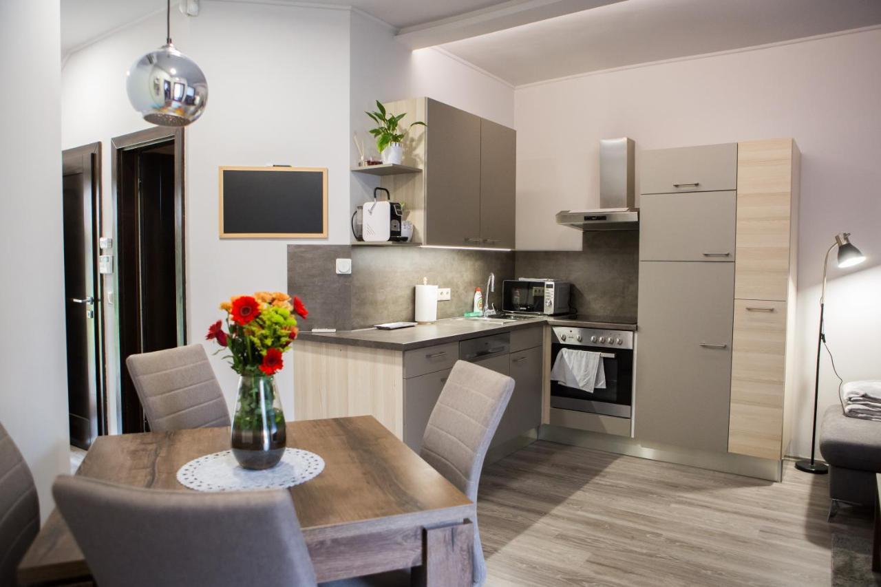 شقة Kikelet Apartman سزومباثيلي المظهر الخارجي الصورة