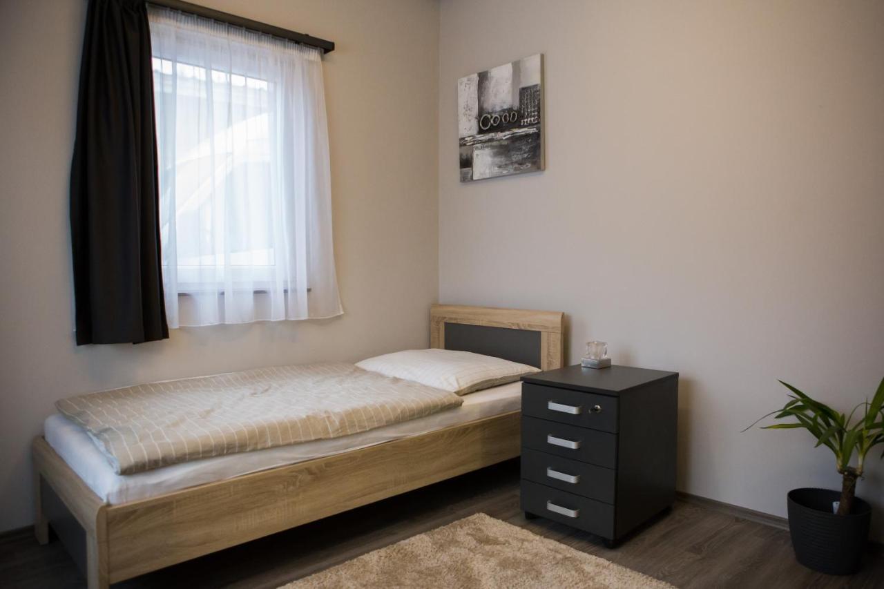 شقة Kikelet Apartman سزومباثيلي المظهر الخارجي الصورة